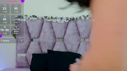 Snapshot of iris_mandarinne chatting on 11.19.25 Iris online show from 11.19.25