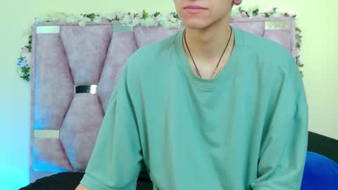 Snapshot of iris_mandarinne chatting on 12.20.25 Iris online show from 12.20.25