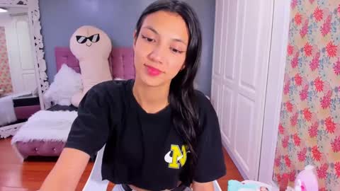 Snapshot of iris_stone_ chatting on 12.06.24 Iris online show from 12.06.24