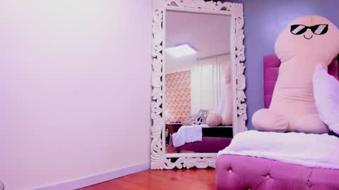 Snapshot of iris_stone_ chatting on 01.14.25 Iris online show from 01.14.25