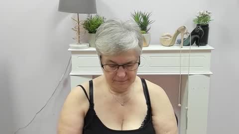 I R I S online show from 12.17.25