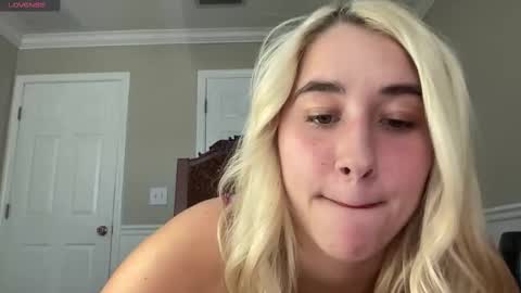 Irispink1 online show from 11.04.25