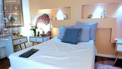 Snapshot of iriss_1 chatting on 12.12.24 Iriss online show from 12.12.24