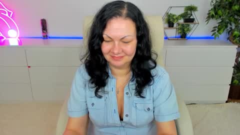 Snapshot of irissmoon1 chatting on 03.05.26 Iris online show from 03.05.26