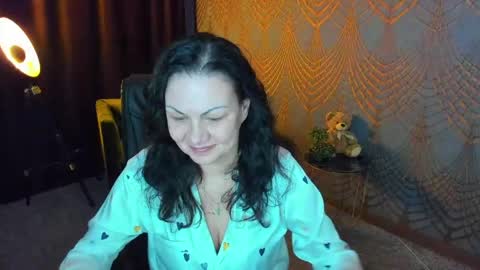 Snapshot of irissmoon1 chatting on 04.16.26 Iris online show from 04.16.26