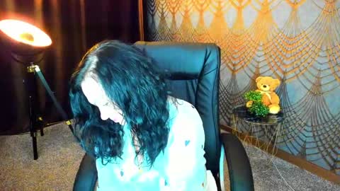 Snapshot of irissmoon1 chatting on 05.20.26 Iris online show from 05.20.26