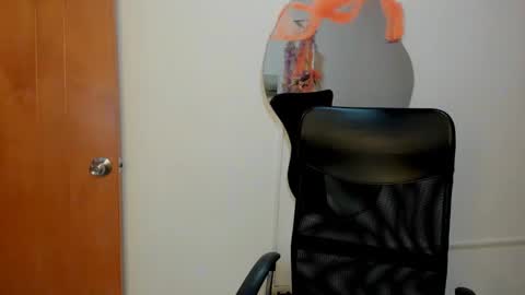 Snapshot of irix_moon chatting on 10.22.25 irix_moon online show from 10.22.25