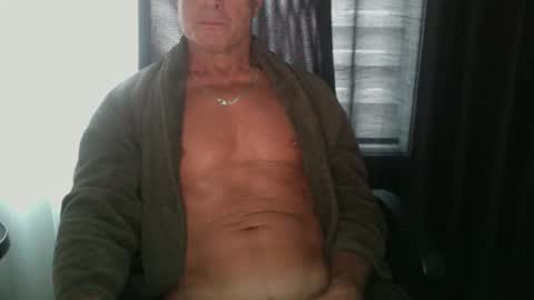 Snapshot of ironout007 chatting on 11.15.25 ironout007 online show from 11.15.25