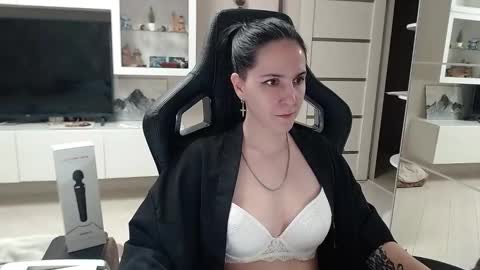 Snapshot of irwi_tomboy chatting on 12.15.24 Irwi Tomboy online show from 12.15.24