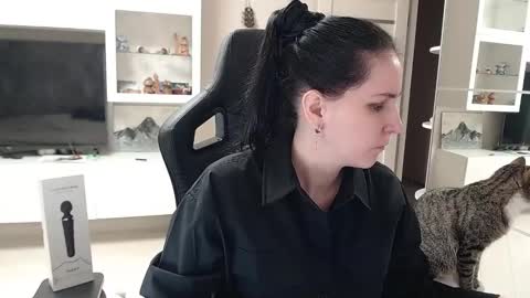 Snapshot of irwi_tomboy chatting on 01.20.25 Irwi Tomboy online show from 01.20.25