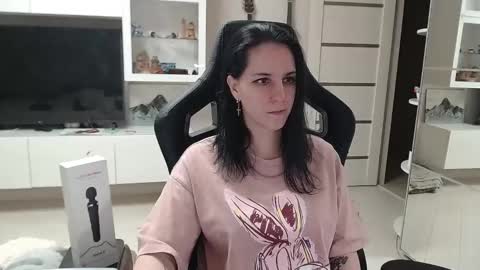 Snapshot of irwi_tomboy chatting on 02.08.25 Irwi Tomboy online show from 02.08.25