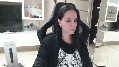 Snapshot of irwi_tomboy chatting on 02.14.25 Irwi Tomboy online show from 02.14.25