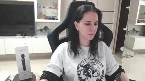 Snapshot of irwi_tomboy chatting on 02.21.25 Irwi Tomboy online show from 02.21.25