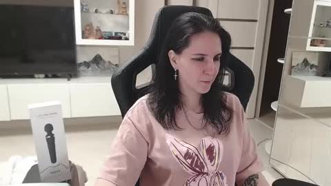 Snapshot of irwi_tomboy chatting on 03.02.25 Irwi Tomboy online show from 03.02.25