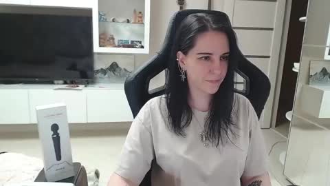 Snapshot of irwi_tomboy chatting on 03.10.25 Irwi Tomboy online show from 03.10.25