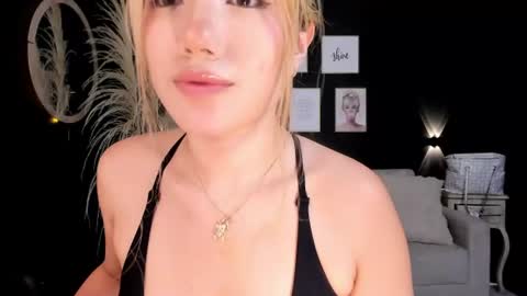 Snapshot of isa_cortes_ chatting on 07.28.26 Isa Cortes online show from 07.28.26