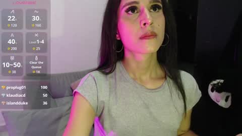 Isabella Hall online show from 07.07.26