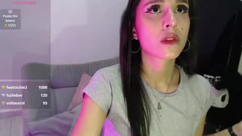 Isabella Hall online show from 07.29.26