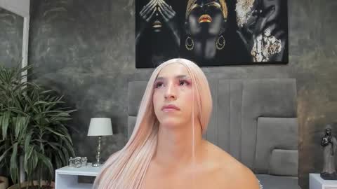 Snapshot of isa_lancaster chatting on 11.09.25 Isa Lancaster online show from 11.09.25