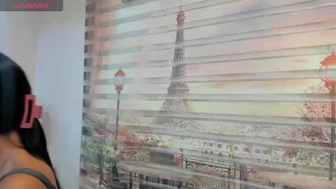 Snapshot of isa_little4u chatting on 10.23.25 online show from 10.23.25