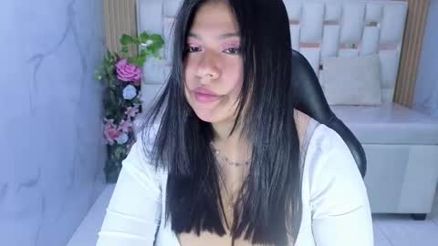 Snapshot of isa_s chatting on 05.27.26 Isa online show from 05.27.26