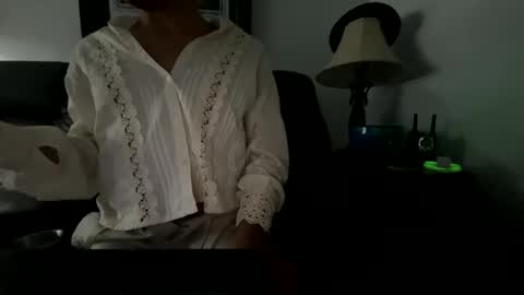 Snapshot of isaac_akamu chatting on 11.16.25 isaac_akamu online show from 11.16.25