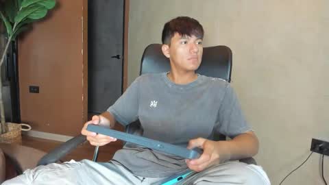 isaac_grimm online show from 02.06.26