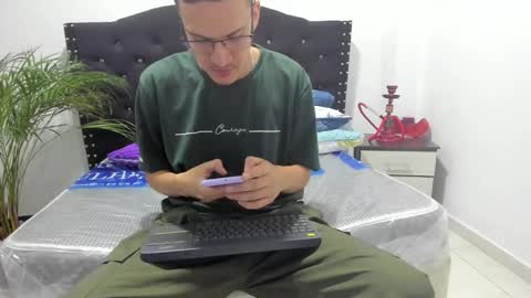 Isaac online show from 05.08.26