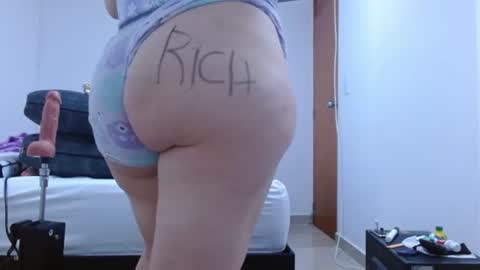 Snapshot of isabel_24_gil chatting on 07.19.26 isabel online show from 07.19.26