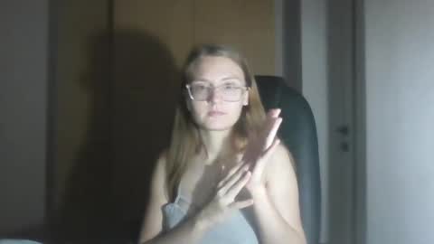 isabel_loveee online show from 11.04.25