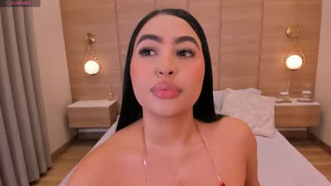 Snapshot of isabel_millher chatting on 06.11.26 Isa online show from 06.11.26