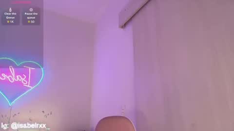 Snapshot of isabel_roux chatting on 11.06.25 Isabel online show from 11.06.25
