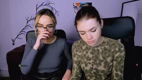 Snapshot of isabel_wave chatting on 11.06.25 isabel online show from 11.06.25