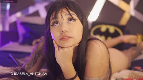 Snapshot of isabela_antonia_ chatting on 05.18.26 online show from 05.18.26