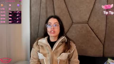 Snapshot of isabela_colins chatting on 09.30.25 isabela Collins online show from 09.30.25