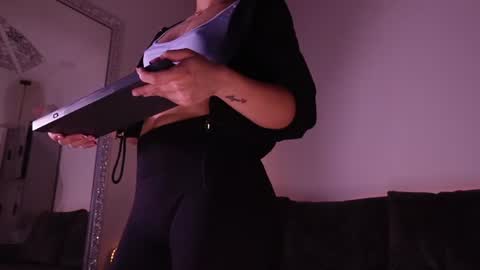 Isabela online show from 08.05.26