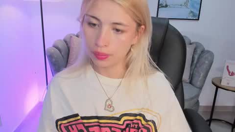 isabela romano online show from 10.18.25