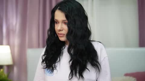 Snapshot of isabelamber chatting on 11.24.25 Isabel online show from 11.24.25