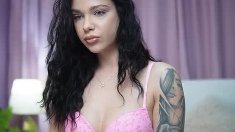 Snapshot of isabelamber chatting on 12.05.25 Isabel online show from 12.05.25