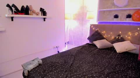 IsabelKiss online show from 04.23.26