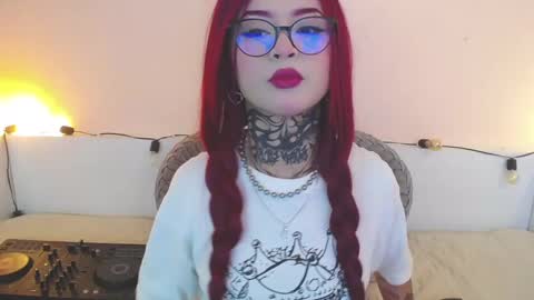 Snapshot of isabella__dark chatting on 12.04.24    online show from 12.04.24