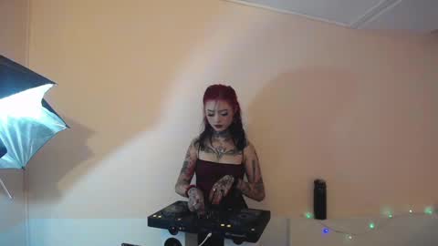 Snapshot of isabella__dark chatting on 12.12.24    online show from 12.12.24