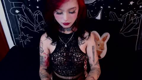 Snapshot of isabella__dark chatting on 12.28.24    online show from 12.28.24