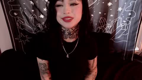 Snapshot of isabella__dark chatting on 01.02.25    online show from 01.02.25
