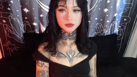 Snapshot of isabella__dark chatting on 01.13.25    online show from 01.13.25
