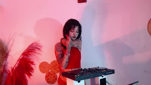 Snapshot of isabella__dark chatting on 01.14.25    online show from 01.14.25