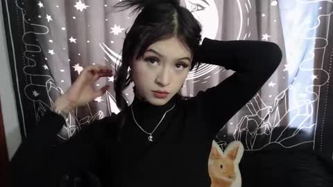 Snapshot of isabella__dark chatting on 01.17.25    online show from 01.17.25