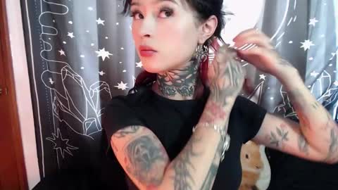 Snapshot of isabella__dark chatting on 01.20.25    online show from 01.20.25