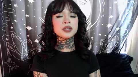 Snapshot of isabella__dark chatting on 01.20.25    online show from 01.20.25