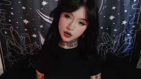 Snapshot of isabella__dark chatting on 01.21.25    online show from 01.21.25